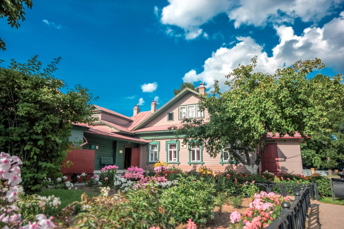 Мемориальный музей В. П. Чкалова — мемориальный комплекс, посвящённый памяти выдающегося лётчика, Героя Советского Союза В. П. Чкалова. 
Включает дом-музей, где родился и вырос будущий лётчик, и павильон-ангар с коллекцией самолётов 30-х годов XX века, связанных с его деятельностью.

Расположен в городе Чкаловск Нижегородской области, улица Чкалова, дом 5.