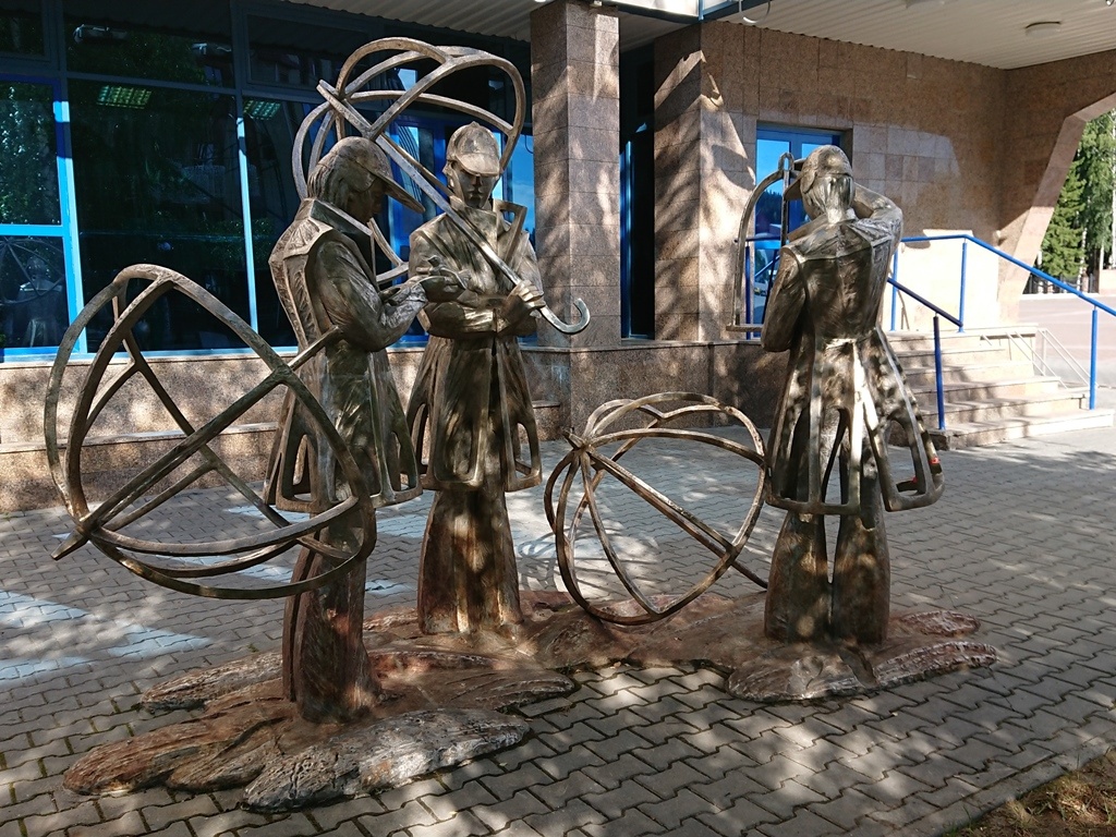 scale_1200