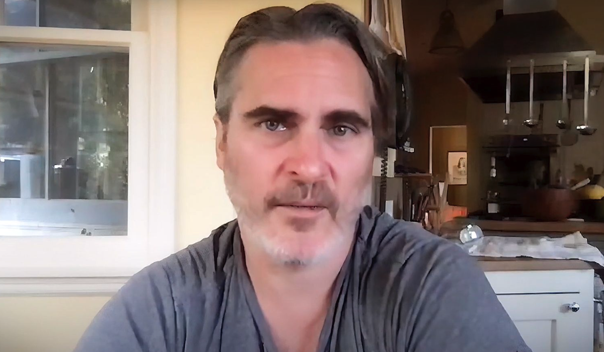    Хоакин Феникс. Кадр: YouTube-канал "PETA"