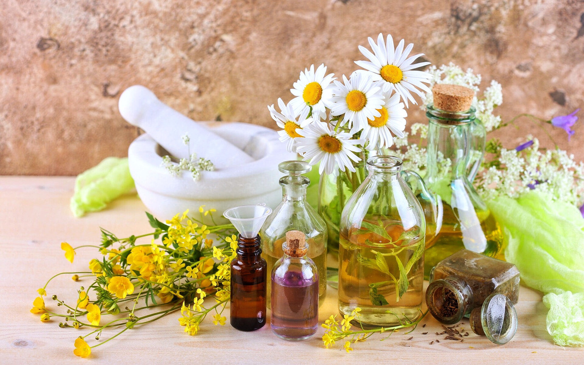 Косметика с натуральными ингредиентами помогает поддерживать здоровье и свежесть кожи. 