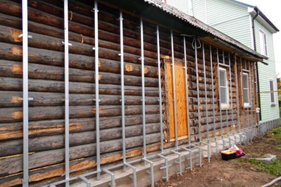 Деревянный фасад подготовлен к утеплению. На чем остановитсявыбор?