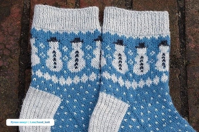 Орнамент снеговик на готовом изделии.