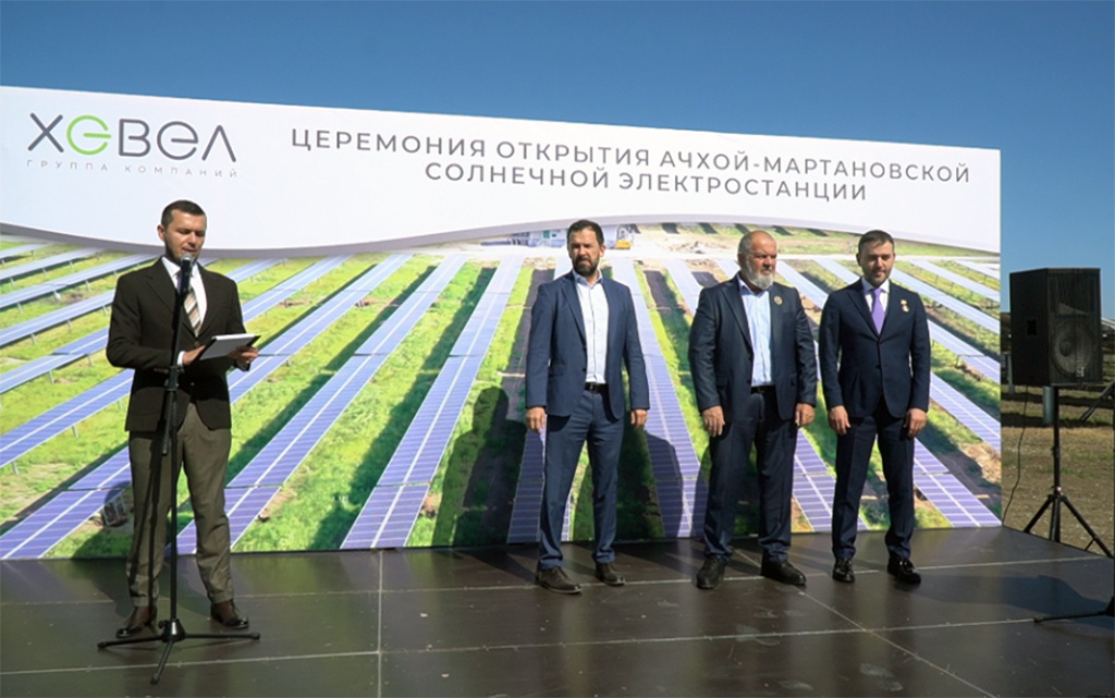 © Пресс-служба Главы и Правительства Чеченской Республики / chechnya.gov.ru (Новая СЭС стала первой в России солнечной электростанцией на трекерах)