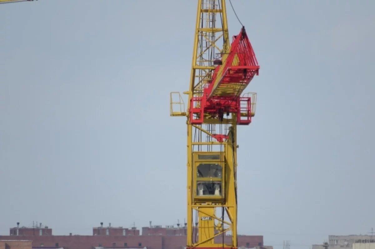    В Красноярске заморозили строительство 15-этажного дома на Каче