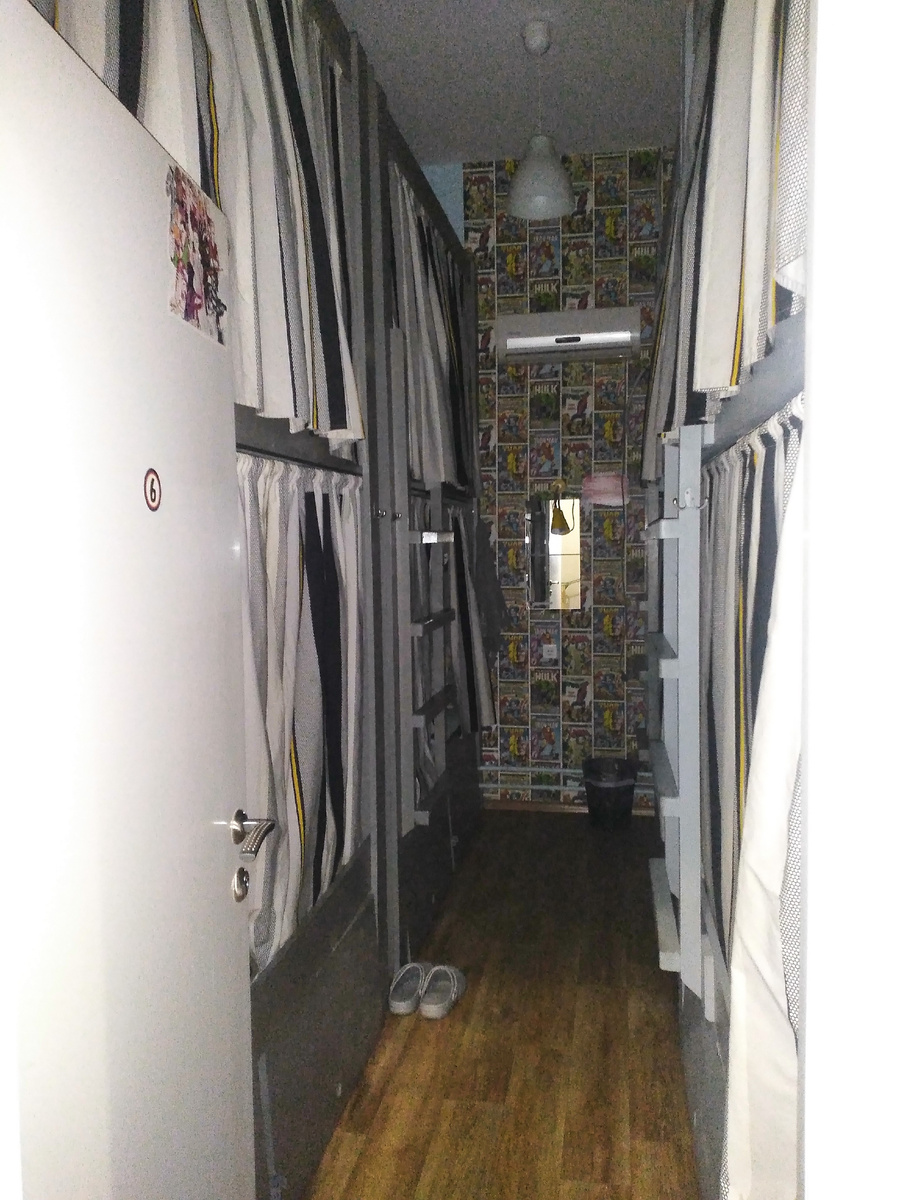 Отель Geek, Воронеж, общий номер на 8 кроватей. Мне указали на самую дальнюю справа на 1 этаже