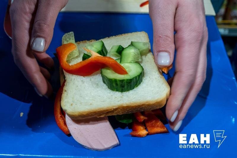    ЕАН / В Новотроицке Оренбургской области 15 человек попали в больницу с отравлением