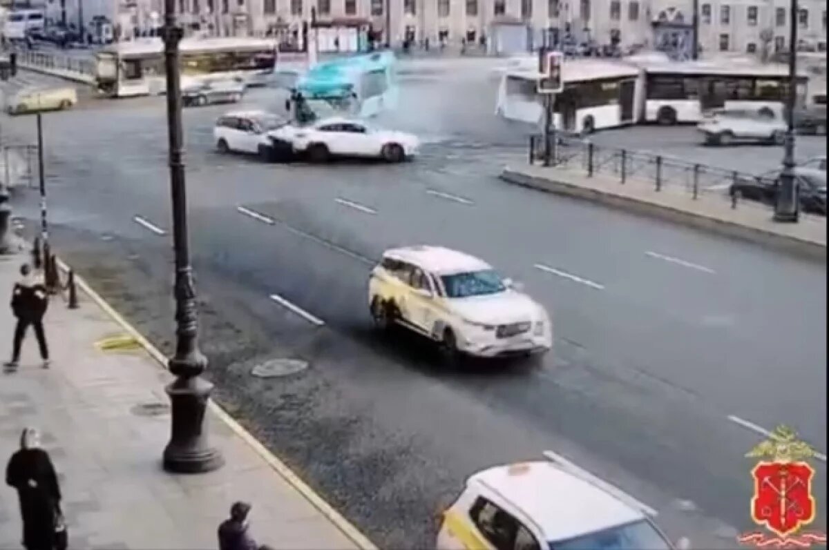    Задержан водитель автобуса, устроивший массовое ДТП в центре Петербурга
