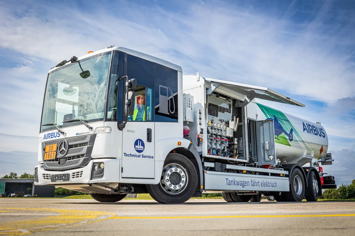 Фото Mercedes-Benz  📷
