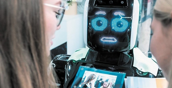 На выставке «Инфотех-2024» экспонировалось около полусотни разработок ИТ-компаний / Фото: телеграм-канал Александра Моора