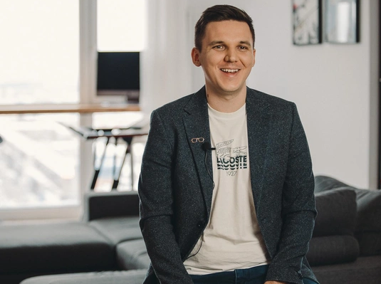 Он ещё не знает что скоро сбежит из школы