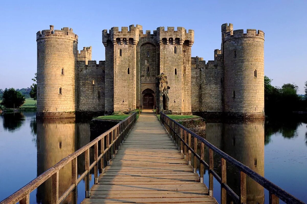 Замок Бодиам в графстве Восточный Суссекс