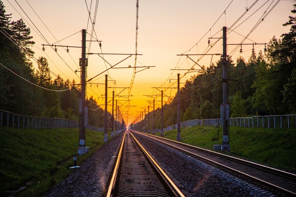 Вечером под колеса электрички Торжок – Тверь попала женщина. Погибла