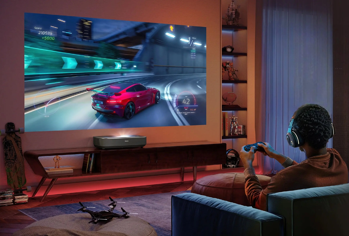 PL2 оснащен портами HDMI 2.1 с функцией ALLM, которая оптимизирует параметры для производительности консольных игр.