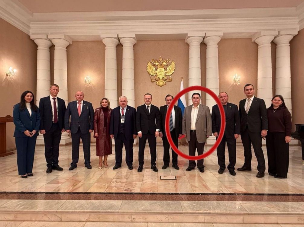   Во время съезда “эсеров” Семигин был в свите “новолюдя” Даванкова