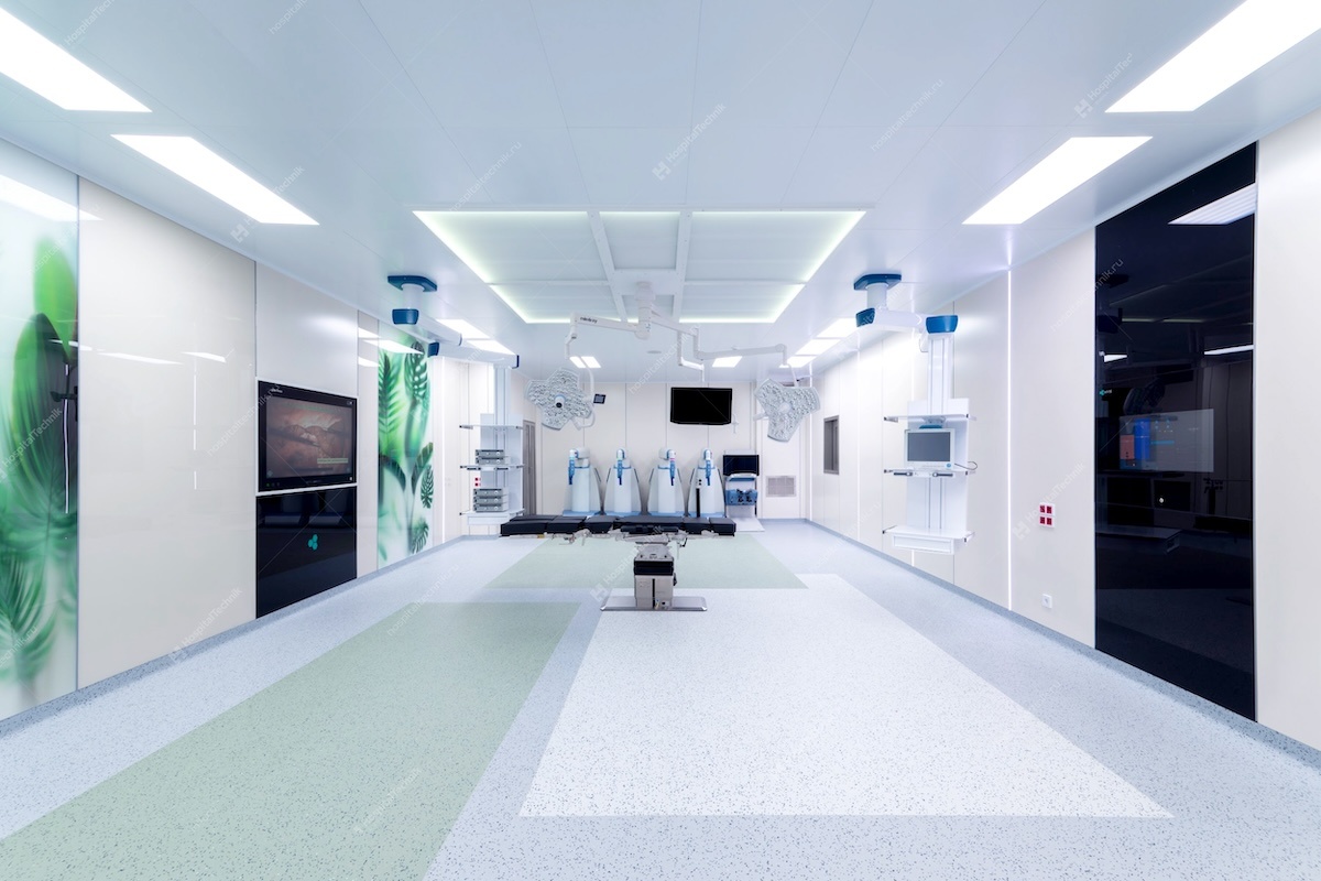    Операционные в Детском центре им. Л.М. Рошаля начали принимать первых пациентов