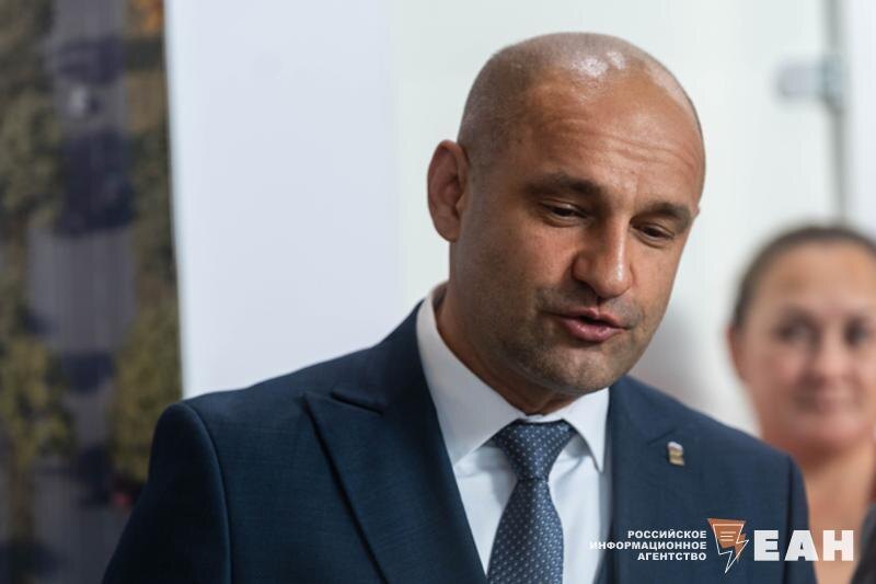    ЕАН. Артем Жога потребовал принять исчерпывающие меры для решения цыганской проблемы в Коркино