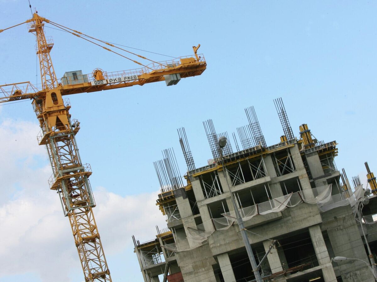    Строительство жилья© РИА Новости / Руслан Кривобок