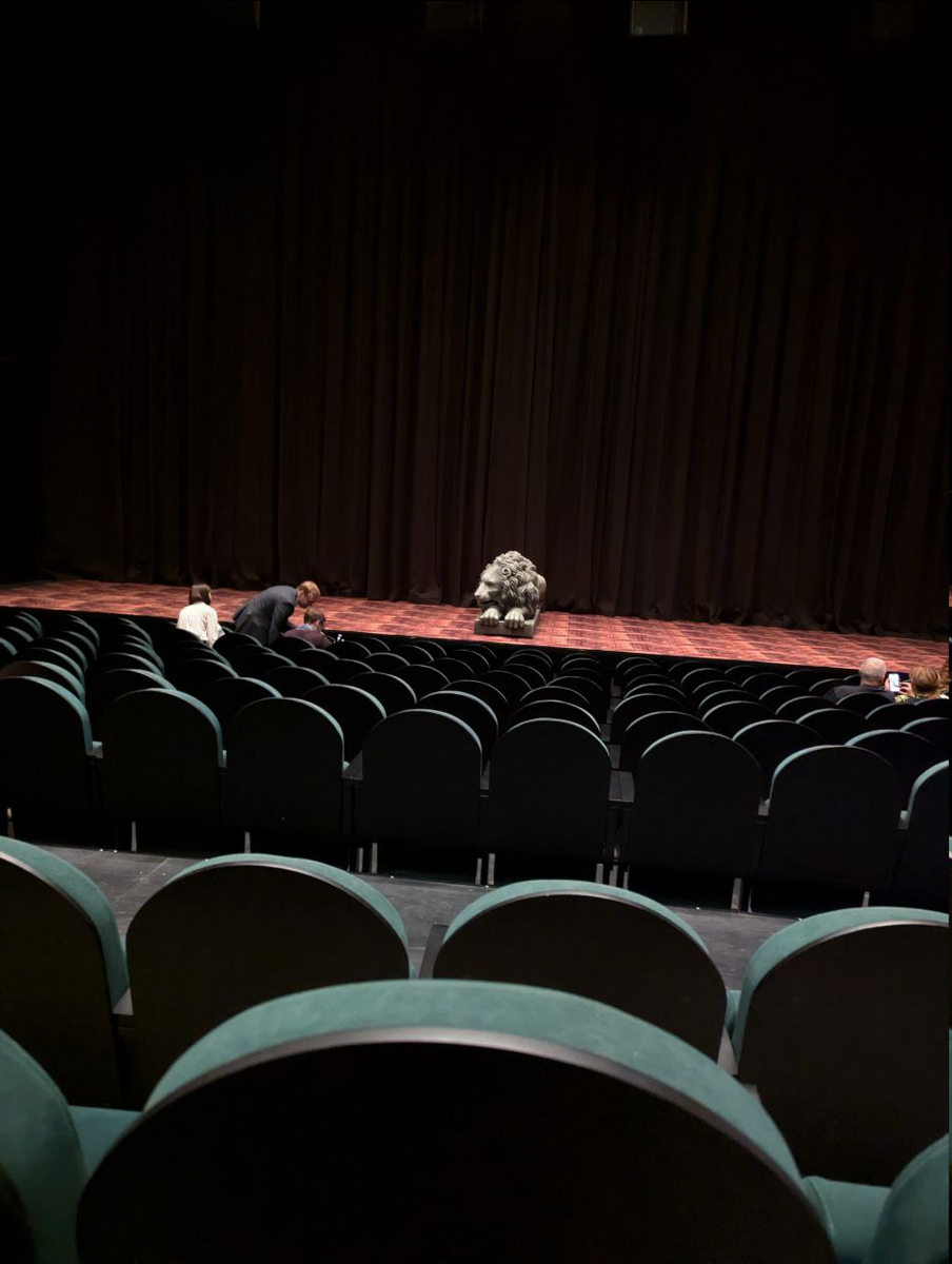 Зрительный зал