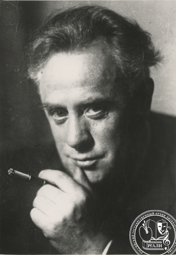 Фотография М.И. Жарова. 1949 г. РГАЛИ. Ф. 2325. Оп. 1.