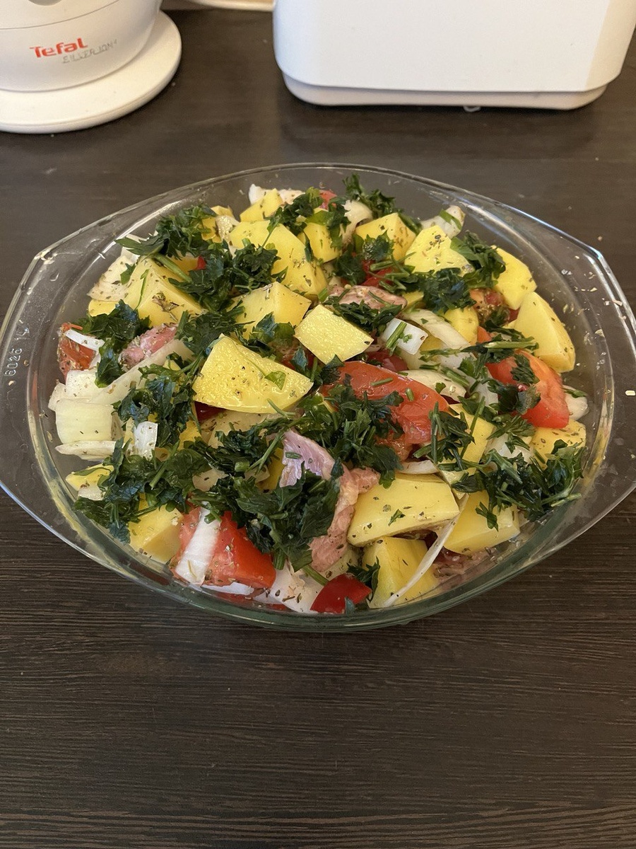 Тут еще помидор добавила.