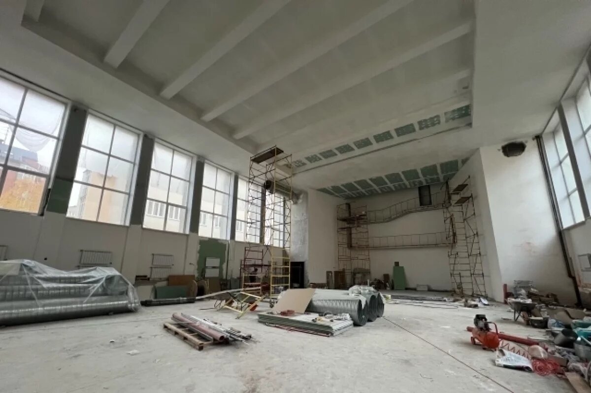    Новиков проверил ход ремонта в музучилище в Смоленске