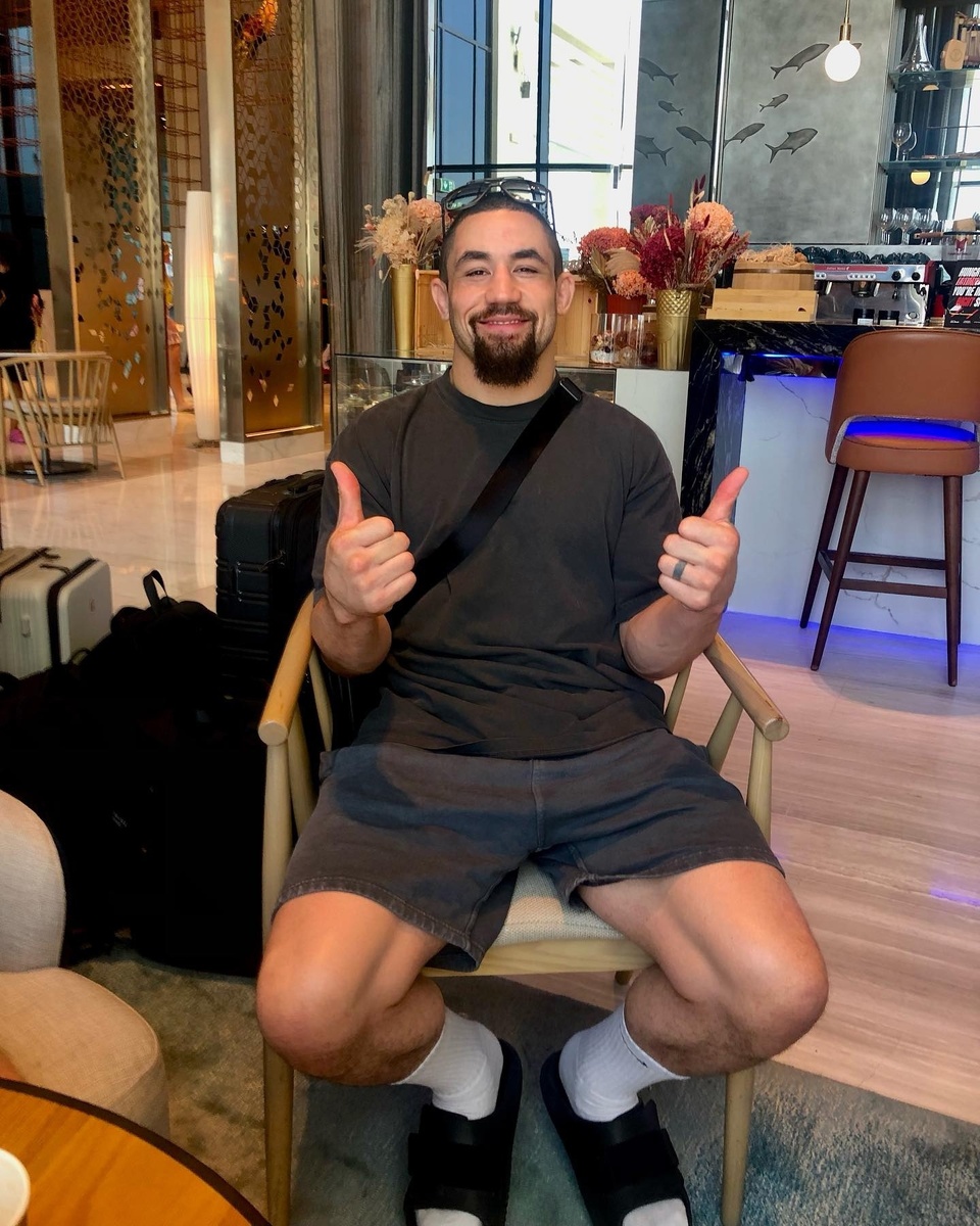 Роберт Уиттакер после посещения больницы 