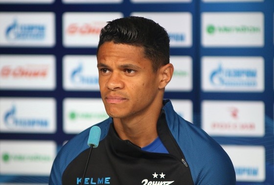    Дуглас Сантос