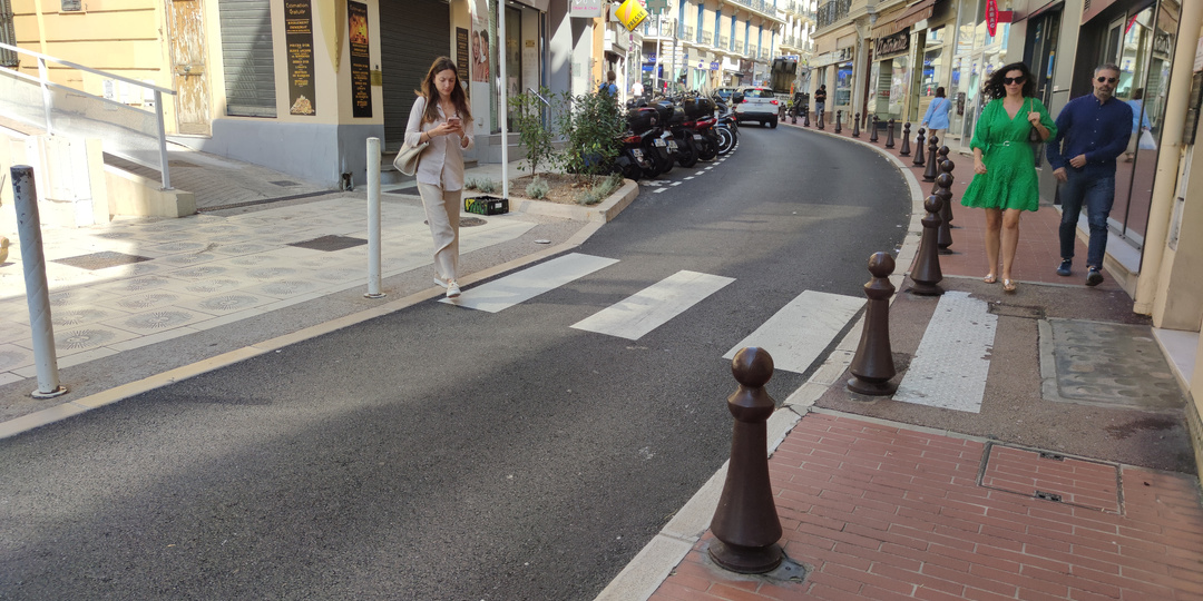 Как выглядит невидимая граница между Монако и Францией