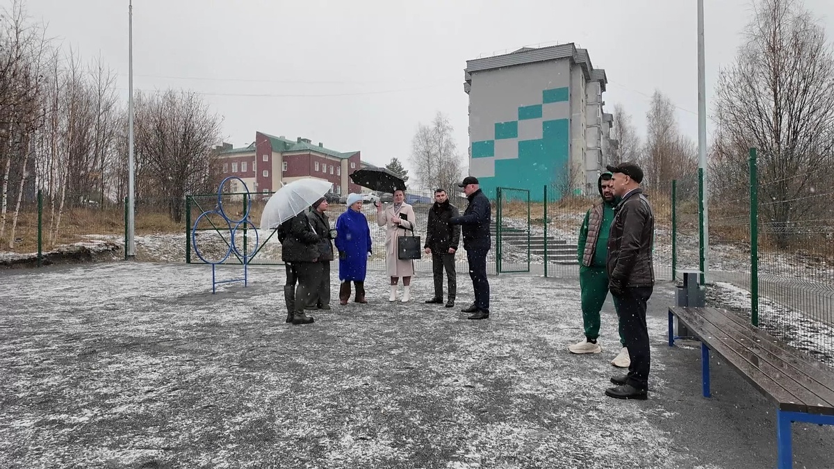    Глава Пыть-Яха провел объезд строящихся объектов