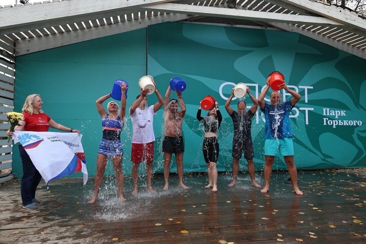    Коллективное закаливание в Парке Горького. Моржи готовятся к сезону. Елена Купцова