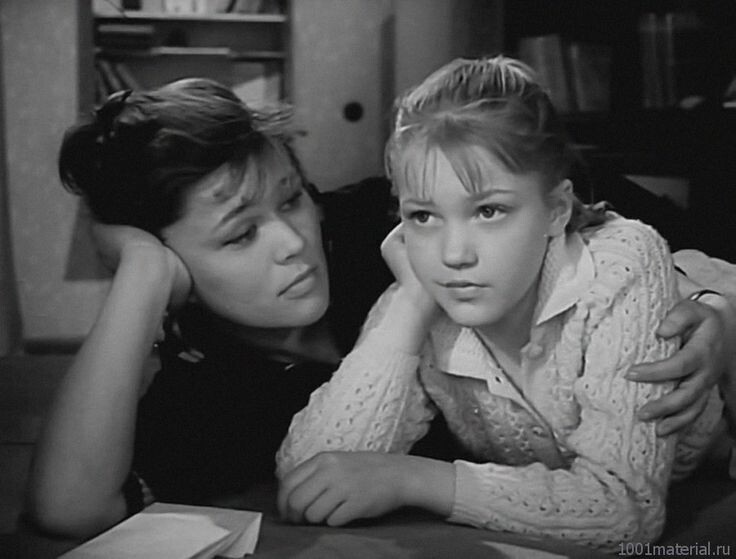 Кадр из фильма «Звонят, откройте дверь» (1965). Скриншот.