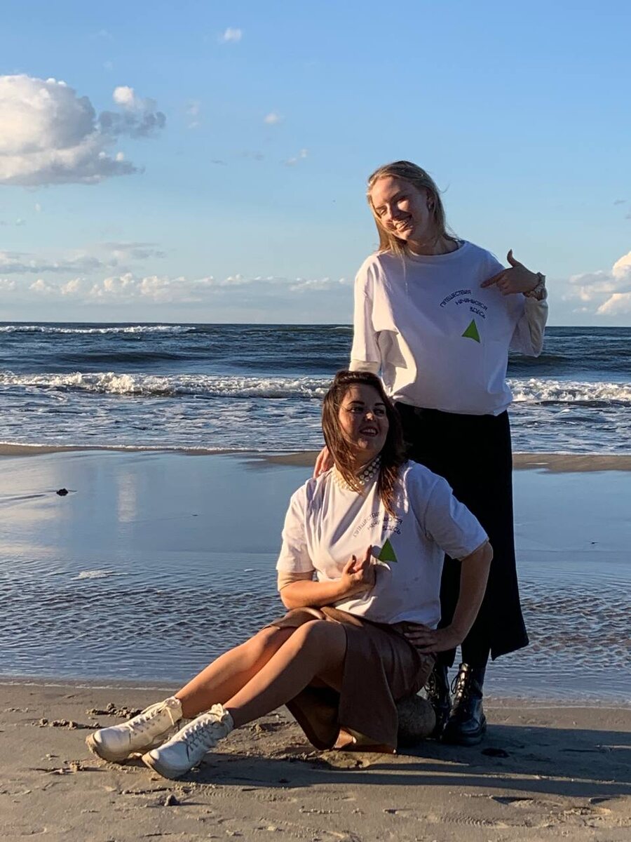 Злата и Лена на Балтийском побережье