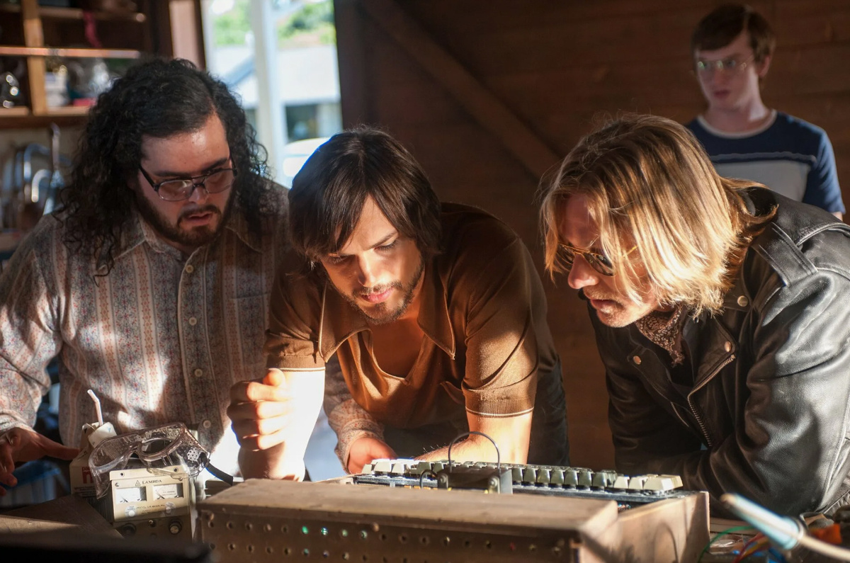 Кадр из фильма "Джобс: Империя соблазна" (2013)