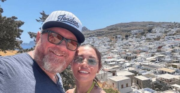    Константин Ивлев с молодой женой Валерией. Фото: СтарХит