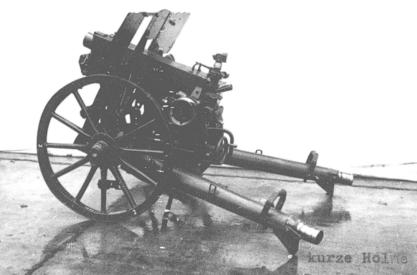Горное пехотное орудие — 7,5 cm leichtes Gebirgsinfanteriegeschütz 18 (7,5 cm le.Geb.IG.18). Масса орудия боевая — 440 кг, разбиралось на 10 частей, масса снаряда — 4.5 кг, длина ствола — 11.8 калибра, дальнобойность — 3550 м, сектор обстрела — 70°, угол возвышения — 35°.