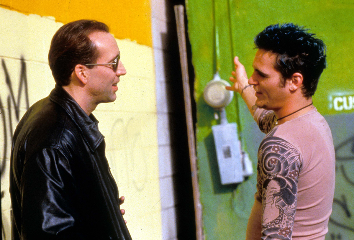    В четырёхлетнем возрасте Хоакин сменил имя на Лиф (с английского Leaf — лист), потому что хотел иметь такое же экзотичное имя, как у брата и сестёр. В конце 1970-х родители актёра разочаровались в секте, вернулись в США и изменили фамилию на Феникс / Legion-Media / Moviestore Collection Ltd