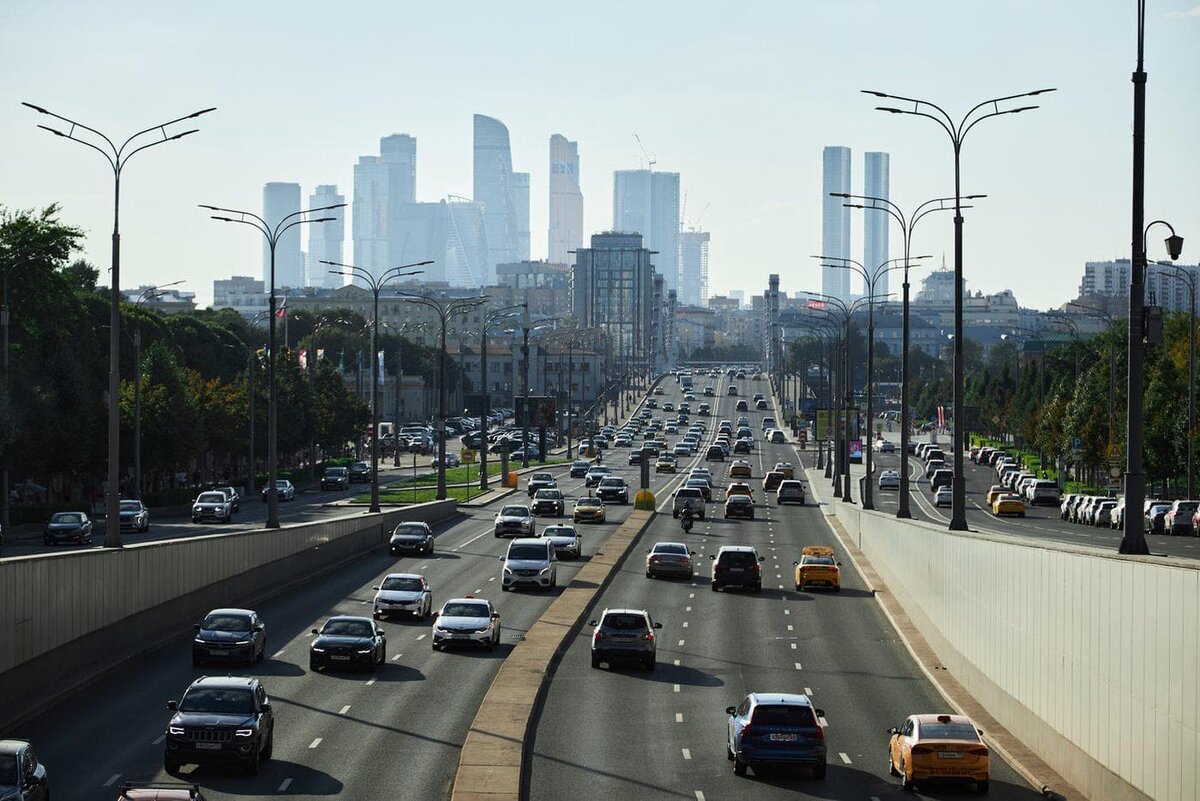    Автомобилей в Москве ежегодно становится больше. Предоставлено Департаментом транспорта Москвы.