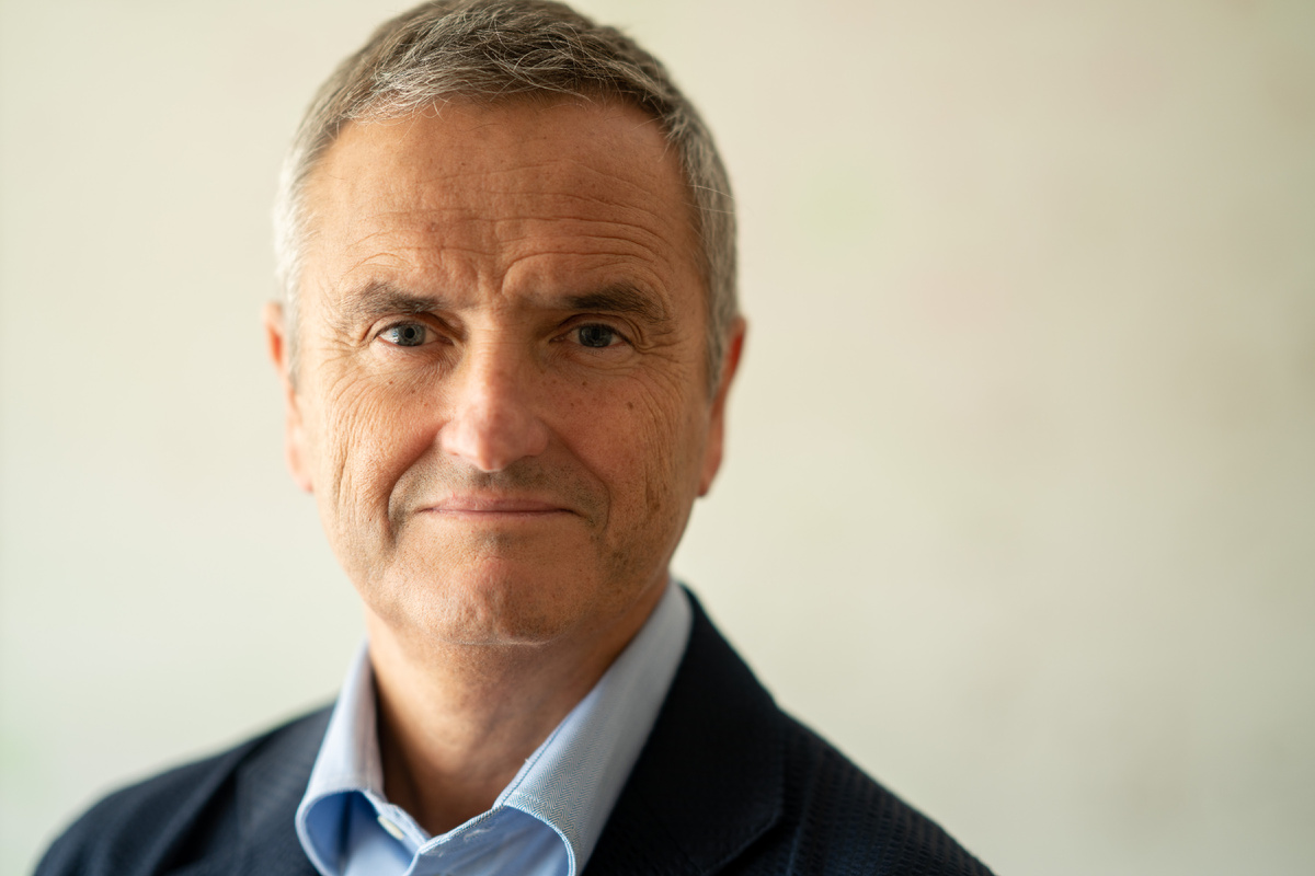 Ricardo Caballero MIT Economics economics.mit.edu