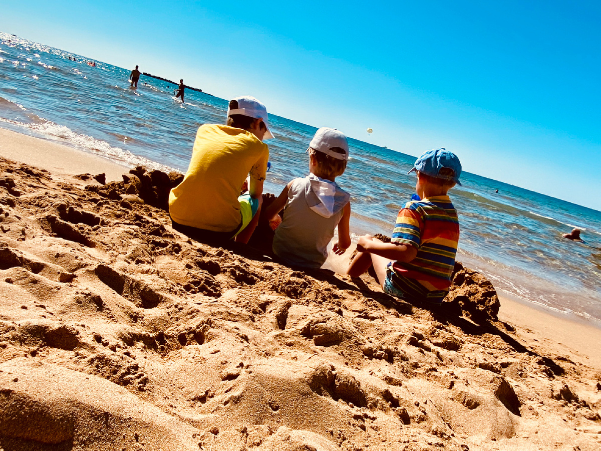 Мелкий нашел друзей 