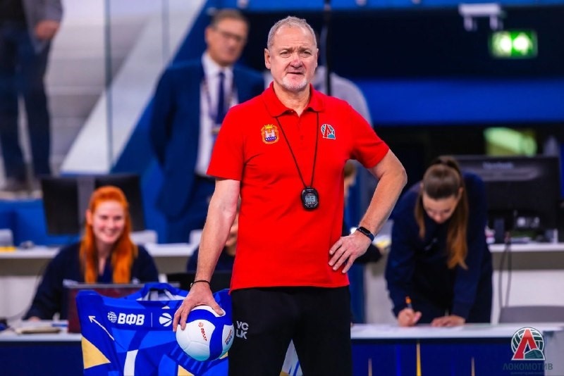 Приводивший дважды к чемпионству "Локомотив" Андрей Воронков поговорить с журналистами может лишь в коротком формате послематчевого интервью. А сколько мог бы рассказать! Фото: волейбольный клуб "Локомотив" (Калининградкая область)