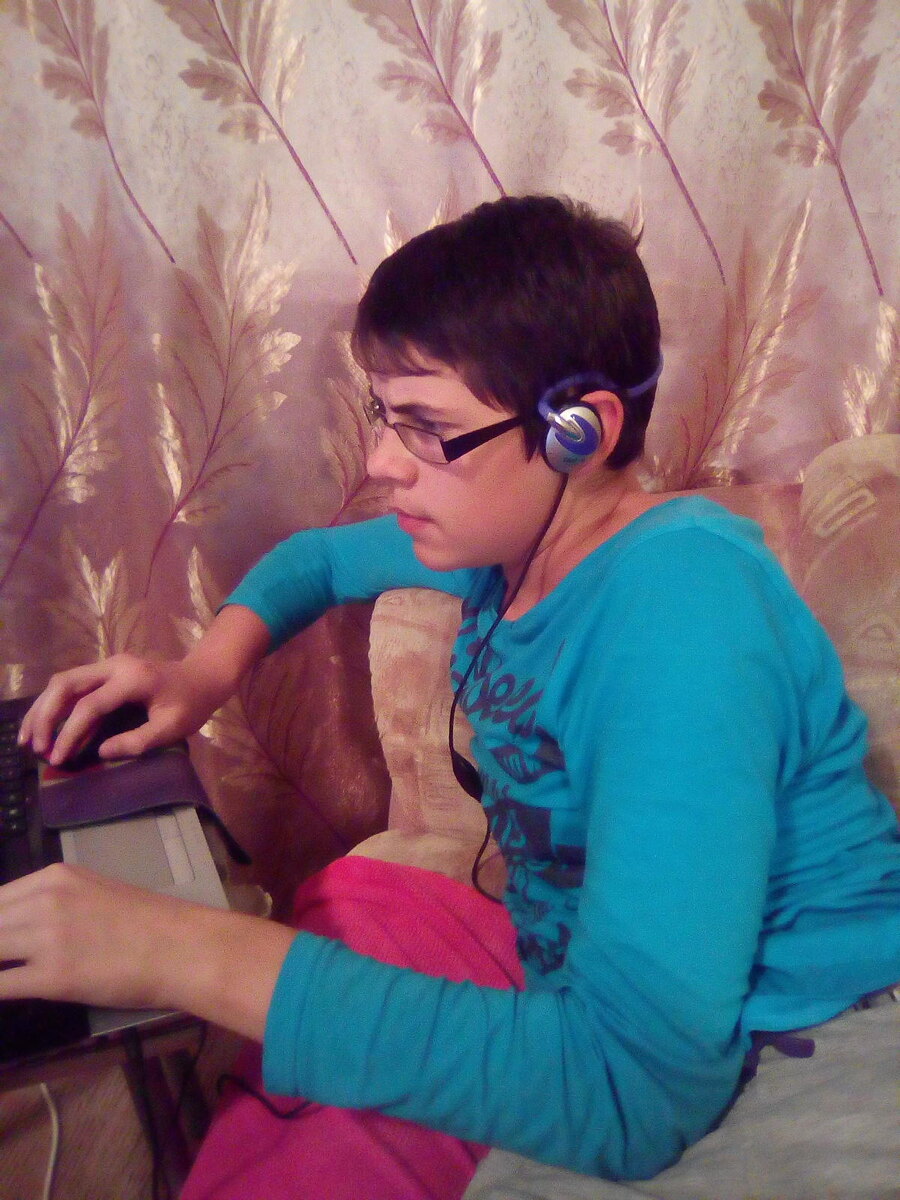 7 ой класс. В компьютерах шарит... 😊😊