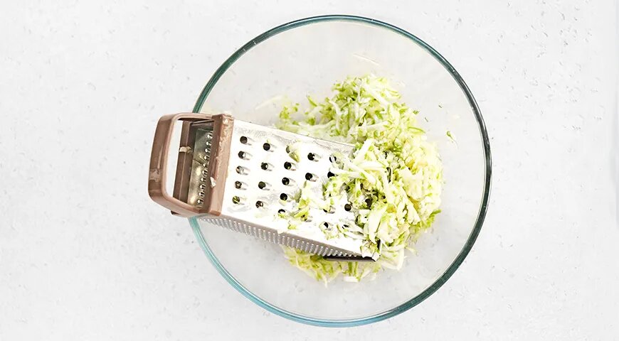   Кабачковые оладьи с фаршем на сковороде (gastronom.ru)