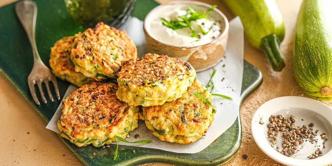Кабачковые оладьи с фаршем на сковороде, пошаговый рецепт с фото на 503 ккал