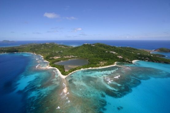 Маленький островок в Карибском море. Фото https://i.pinimg.com.