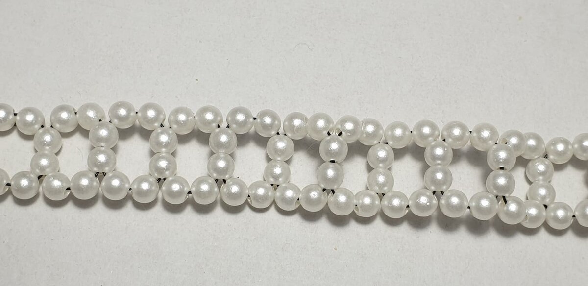 Простая цепочка из бисера из колечек