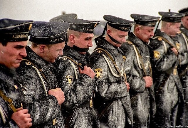 Строевые занятия на морозе требуют особой выдержки. Фото из Интернета.