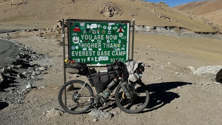    Велосипед тревел-блогера из Петербурга Васи Щупальце, которого, предположительно, похитили в Пакистане. Автор фото: vk.com/shupaltse666