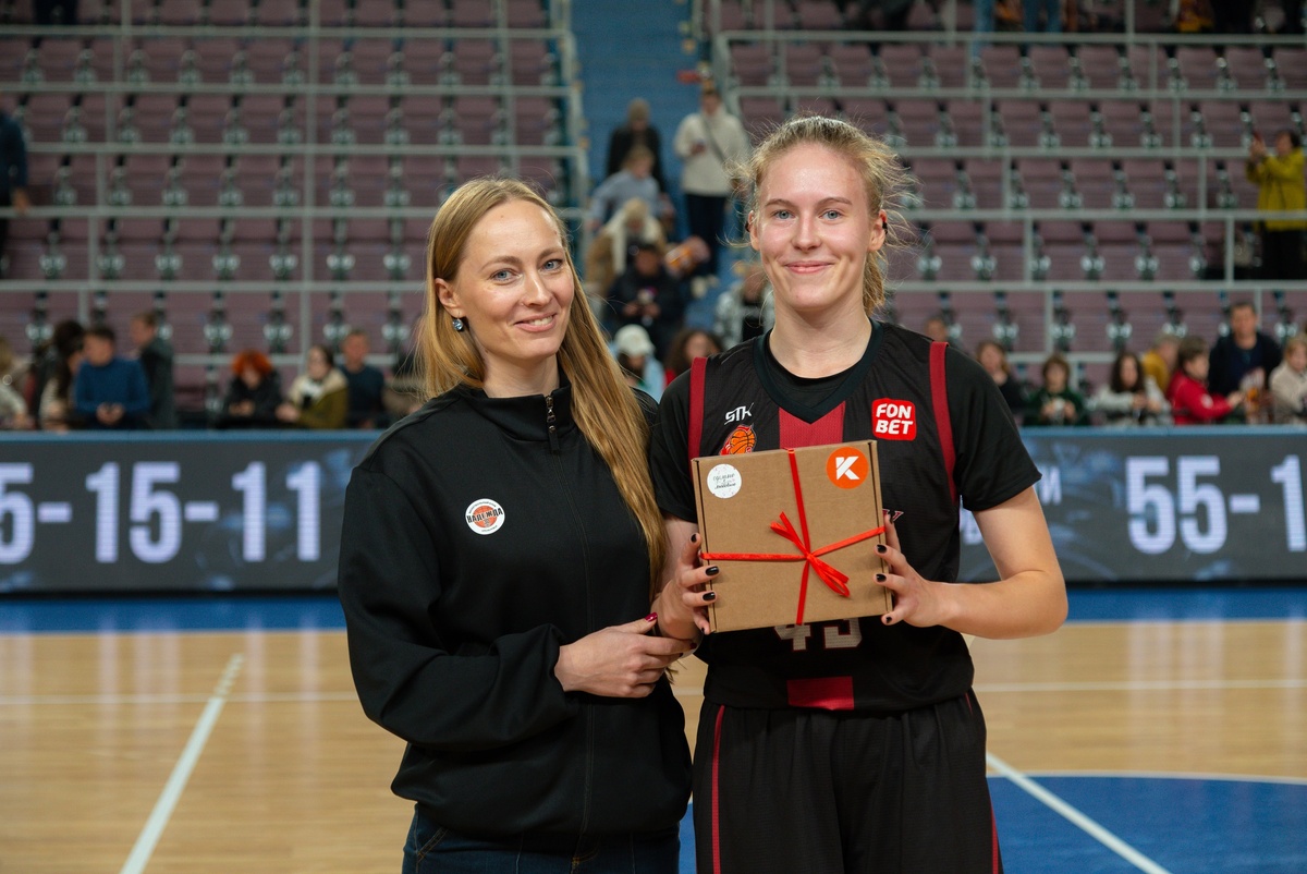 Полина Селезенева