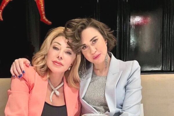    Любовь Успенская с дочерью. Фото vkopilka.ru