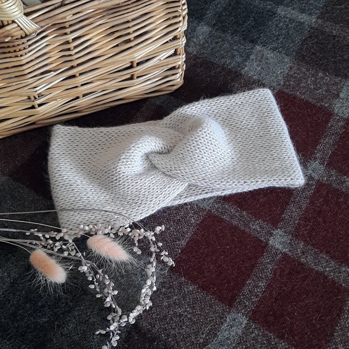 Фото повязки с имитацией узла.